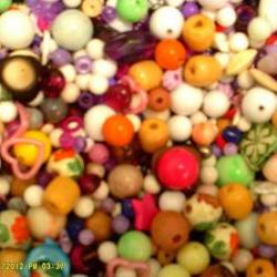 300 Beads Mix Free Shippin..